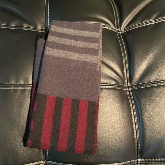 Lambs wool Women’s Scarf 100% Wool - Picture 3 of 7